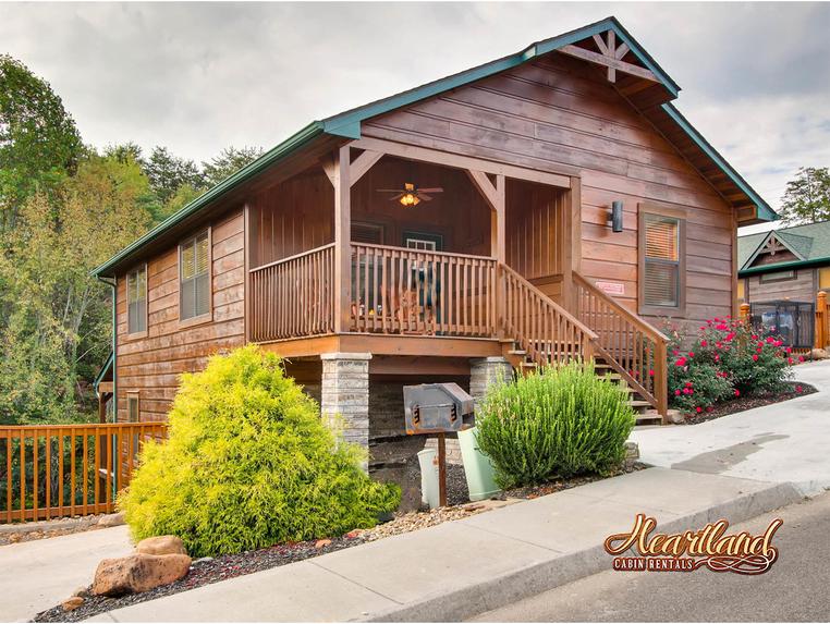 Southern State of Mind - 3 Bedrooms, 2 Bathrooms. Sleeps 8 in Pigeon Forge close to Dollywood